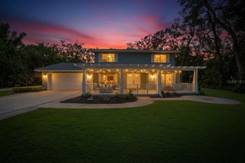 House in Bradenton, Florida 4 bedrooms, 251.21 sq.m. № 2123033