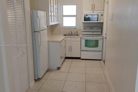 Condominio en venta en Hollywood, Florida, 1 dormitorio, 57.13 m2 № 1993849 - foto 5