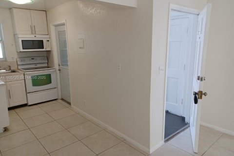 Condominio en venta en Hollywood, Florida, 1 dormitorio, 57.13 m2 № 1993849 - foto 8