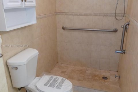 Condominio en venta en Hollywood, Florida, 1 dormitorio, 57.13 m2 № 1993849 - foto 12