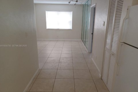 Condominio en venta en Hollywood, Florida, 1 dormitorio, 57.13 m2 № 1993849 - foto 7