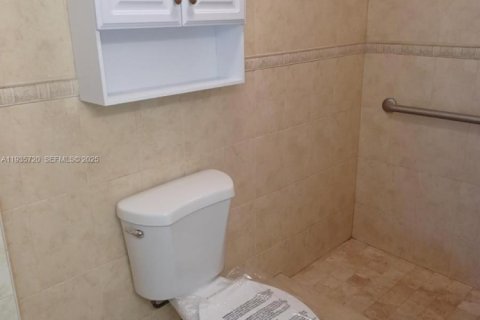 Condominio en venta en Hollywood, Florida, 1 dormitorio, 57.13 m2 № 1993849 - foto 13