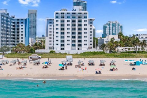 Condominio en alquiler en Miami Beach, Florida, 1 dormitorio, 60.85 m2 № 1937238 - foto 17