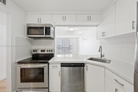 Condominio en alquiler en Miami Beach, Florida, 1 dormitorio, 60.85 m2 № 1937238 - foto 7