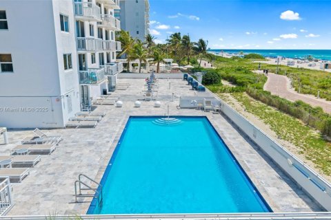 Condominio en alquiler en Miami Beach, Florida, 1 dormitorio, 60.85 m2 № 1937238 - foto 16