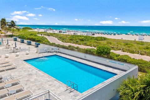 Condominio en alquiler en Miami Beach, Florida, 1 dormitorio, 60.85 m2 № 1937238 - foto 15