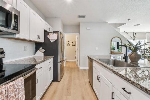 Casa en venta en Riverview, Florida, 4 dormitorios, 172.8 m2 № 1899535 - foto 5