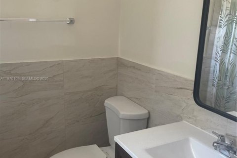 Снять в аренду квартиру в Холливуд, Флорида 2 спальни, 126.53м2, № 2030831 - фото 8