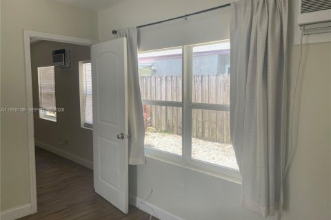 Снять в аренду квартиру в Холливуд, Флорида 2 спальни, 126.53м2, № 2030831 - фото 17