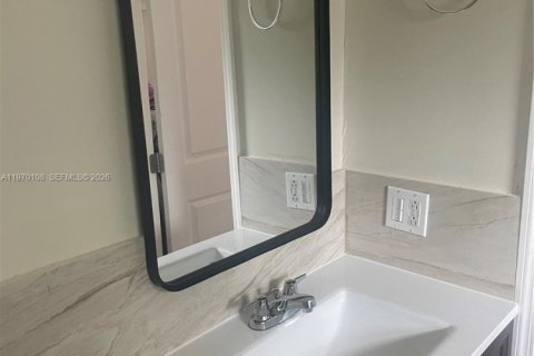 Снять в аренду квартиру в Холливуд, Флорида 2 спальни, 126.53м2, № 2030831 - фото 7