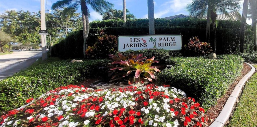 House in Tamarac, Florida 3 bedrooms, 207.73 sq.m. № 981907