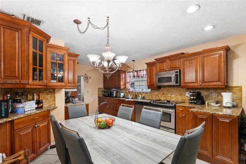 Casa en venta en Miami, Florida, 3 dormitorios, 168.34 m2 № 2057598 - foto 11