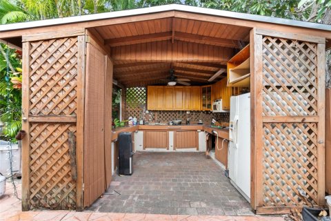 Casa en venta en Miami, Florida, 3 dormitorios, 168.34 m2 № 2057598 - foto 22