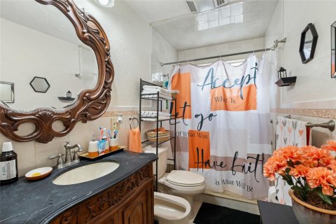 Casa en venta en Miami, Florida, 3 dormitorios, 168.34 m2 № 2057598 - foto 14