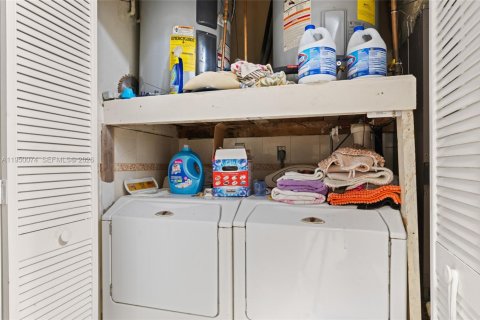 Casa en venta en Miami, Florida, 3 dormitorios, 168.34 m2 № 2057598 - foto 18