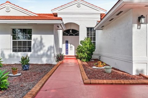 House in Miramar, Florida 4 bedrooms, 213.58 sq.m. № 2264044 - photo 4