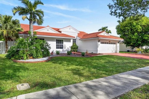 House in Miramar, Florida 4 bedrooms, 213.58 sq.m. № 2264044 - photo 2
