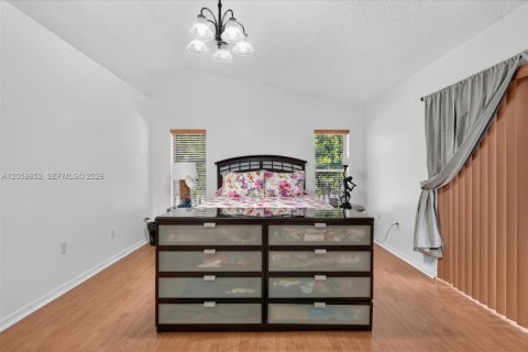 House in Miramar, Florida 4 bedrooms, 213.58 sq.m. № 2264044 - photo 30