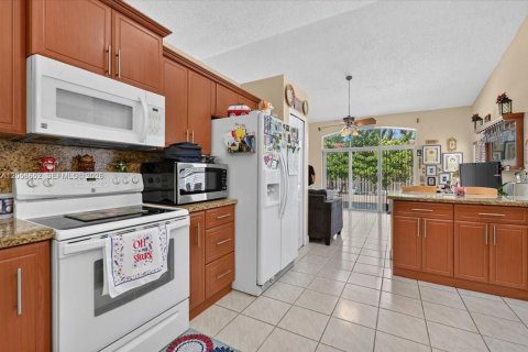 House in Miramar, Florida 4 bedrooms, 213.58 sq.m. № 2264044 - photo 21