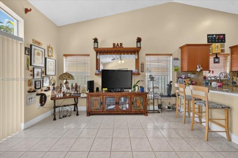 House in Miramar, Florida 4 bedrooms, 213.58 sq.m. № 2264044 - photo 13