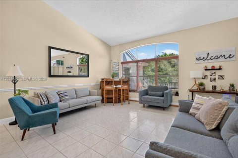 House in Miramar, Florida 4 bedrooms, 213.58 sq.m. № 2264044 - photo 6