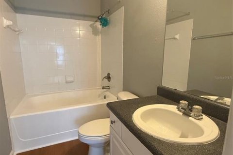 Condo in Orlando, Florida, 3 bedrooms  № 2393819 - photo 13