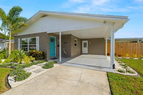 House in Tampa, Florida 3 bedrooms, 117.06 sq.m. № 1882963 - photo 1