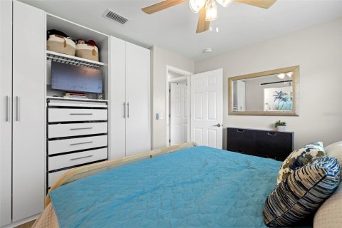 House in Tampa, Florida 3 bedrooms, 117.06 sq.m. № 1882963 - photo 19