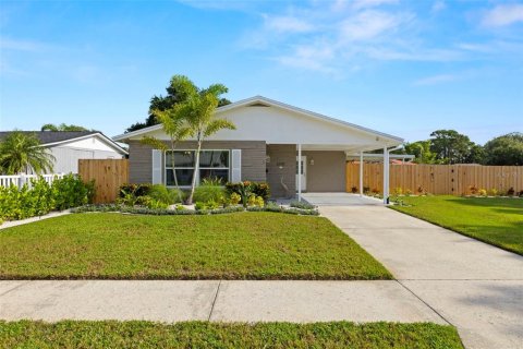 House in Tampa, Florida 3 bedrooms, 117.06 sq.m. № 1882963 - photo 2