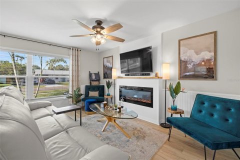 House in Tampa, Florida 3 bedrooms, 117.06 sq.m. № 1882963 - photo 4