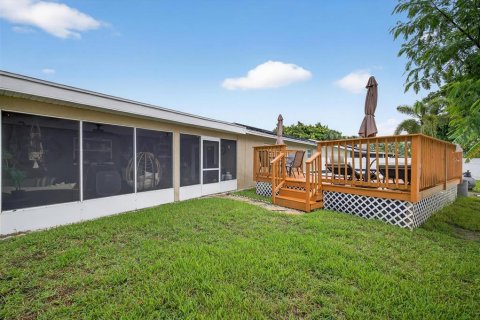 Casa en venta en Saint Petersburg, Florida, 3 dormitorios, 234.11 m2 № 1898595 - foto 24