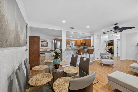 Casa en venta en Saint Petersburg, Florida, 3 dormitorios, 234.11 m2 № 1898595 - foto 19