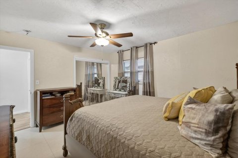 Casa en venta en Saint Petersburg, Florida, 3 dormitorios, 234.11 m2 № 1898595 - foto 16