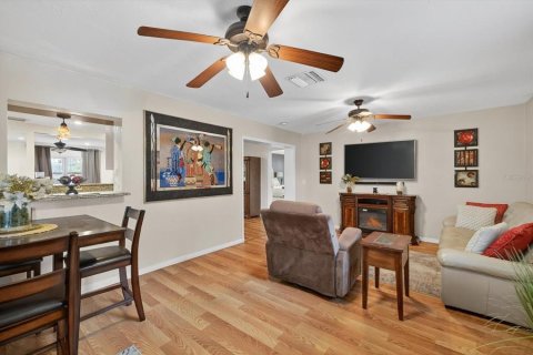 Casa en venta en Saint Petersburg, Florida, 3 dormitorios, 234.11 m2 № 1898595 - foto 4