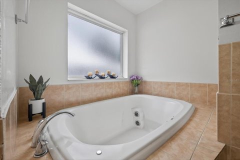 Casa en venta en Saint Petersburg, Florida, 3 dormitorios, 234.11 m2 № 1898595 - foto 12