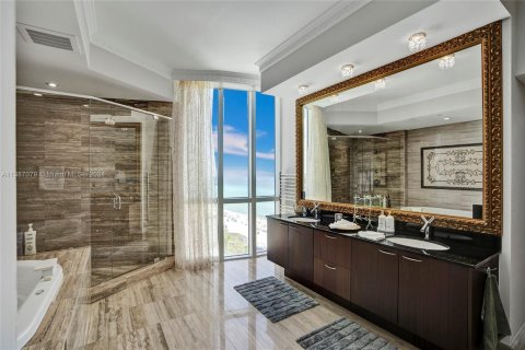 Condominio en alquiler en Sunny Isles Beach, Florida, 3 dormitorios, 257.15 m2 № 1998212 - foto 10