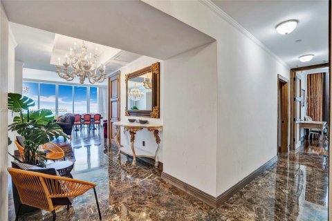 Condominio en alquiler en Sunny Isles Beach, Florida, 3 dormitorios, 257.15 m2 № 1998212 - foto 24