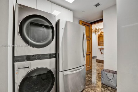 Condominio en alquiler en Sunny Isles Beach, Florida, 3 dormitorios, 257.15 m2 № 1998212 - foto 13