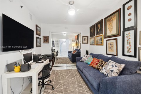 Condominio en venta en Hallandale Beach, Florida, 2 dormitorios, 124.21 m2 № 2339924 - foto 5