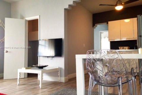Copropriété à louer à Miami Beach, Floride: 1 chambre, 60.39 m2 № 1861591 - photo 3