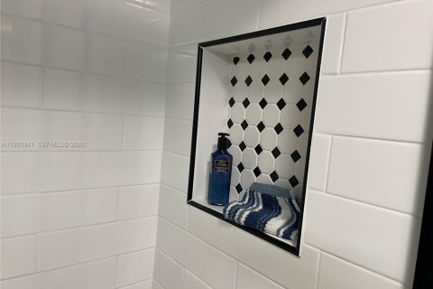 Condominio en venta en Pembroke Pines, Florida, 2 dormitorios, 76.09 m2 № 2021864 - foto 6