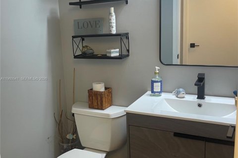 Condominio en venta en Pembroke Pines, Florida, 2 dormitorios, 76.09 m2 № 2021864 - foto 7