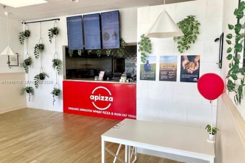 Propiedad comercial en venta en Greenacres, Florida № 2002561 - foto 3