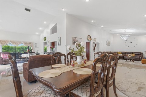 Villa ou maison à Tamarac, Floride 3 chambres, 212.19 m2 № 2261554