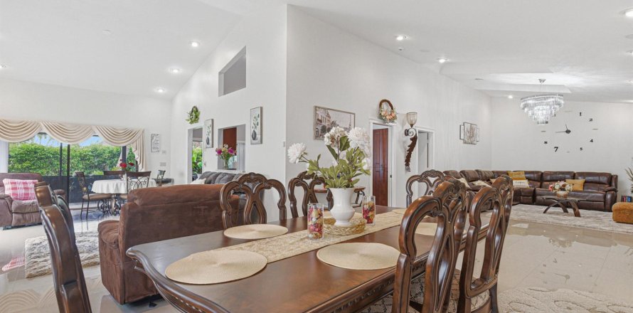 Villa ou maison à Tamarac, Floride 3 chambres, 212.19 m2 № 2261554