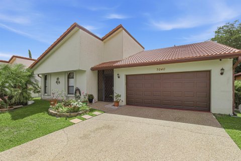 Villa ou maison à vendre à Tamarac, Floride: 3 chambres, 212.19 m2 № 2261554 - photo 4