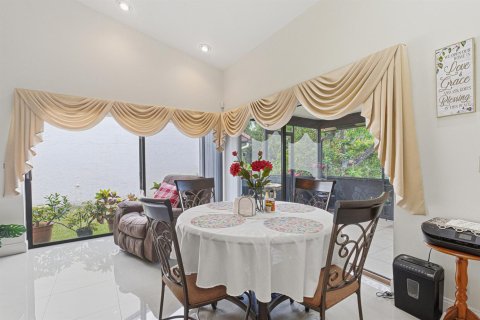 Villa ou maison à vendre à Tamarac, Floride: 3 chambres, 212.19 m2 № 2261554 - photo 13