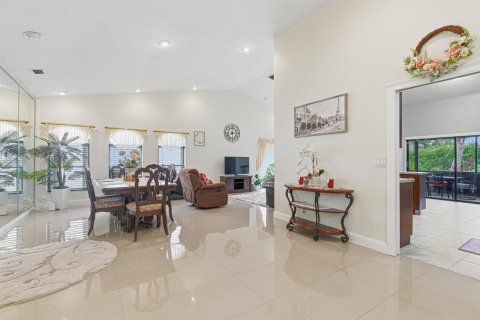 Villa ou maison à vendre à Tamarac, Floride: 3 chambres, 212.19 m2 № 2261554 - photo 9