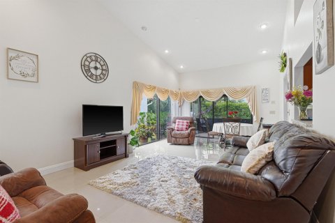 Villa ou maison à vendre à Tamarac, Floride: 3 chambres, 212.19 m2 № 2261554 - photo 15