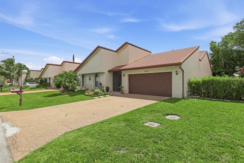 Villa ou maison à vendre à Tamarac, Floride: 3 chambres, 212.19 m2 № 2261554 - photo 6